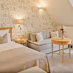 Waldhof Fuschlsee Hotel 4*