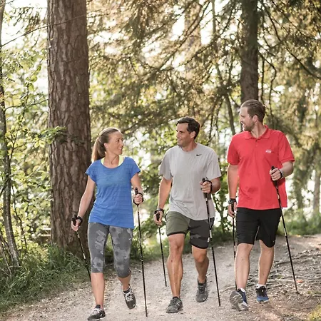 Hotel Waldhof Fuschlsee 4*