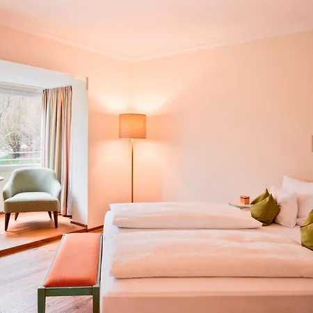 Hotel Waldhof Fuschlsee 4*